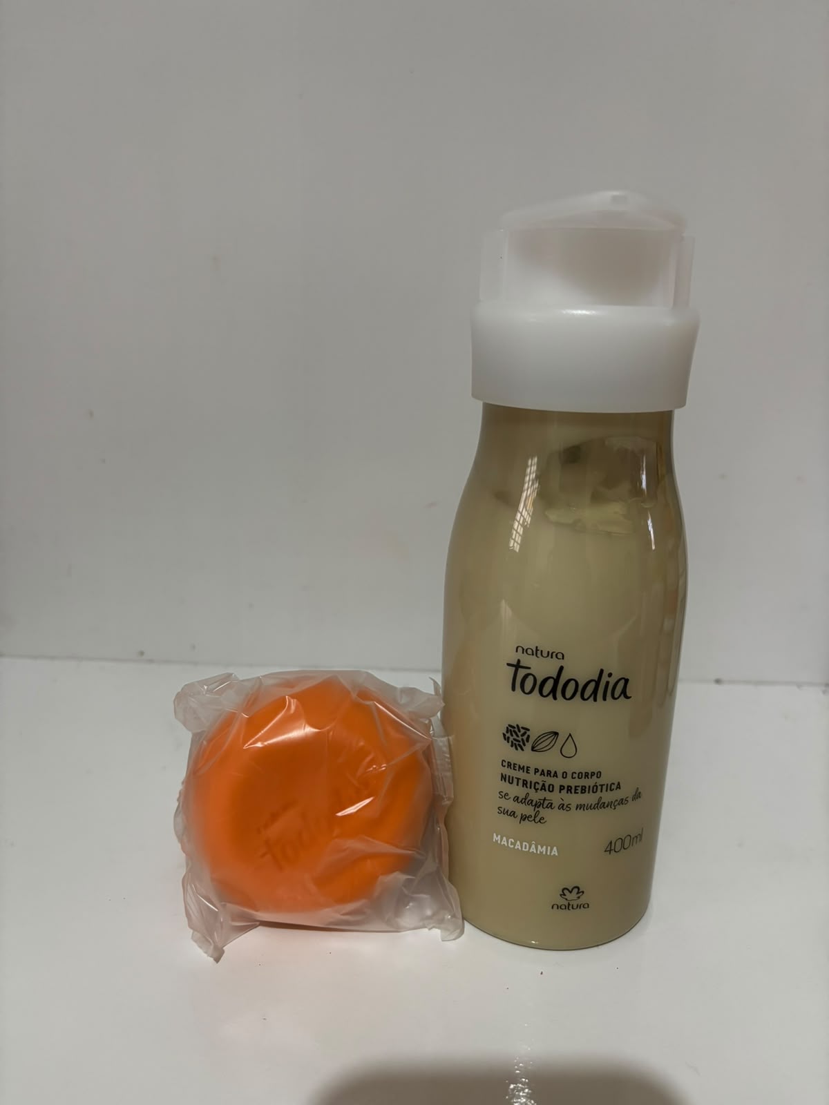 Kit Hidratante Corporal Macadâmia 400 ml mais Sabonete